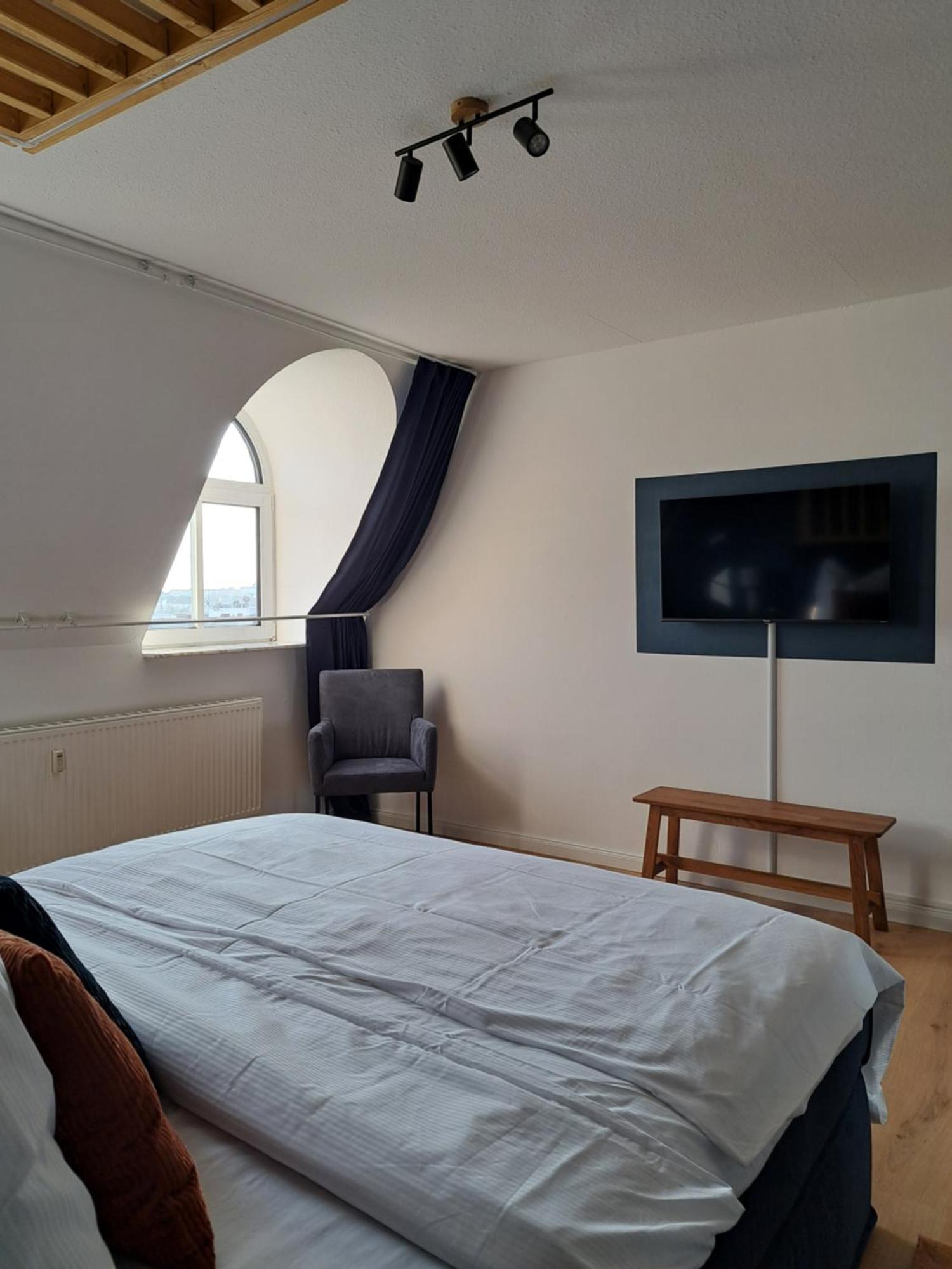 Livora Altstadt Wilhelmshaven - Stilvoll - Zentrumsnah - Tv-Streaming - Balkon - Nordsee - Badewanne Ngoại thất bức ảnh
